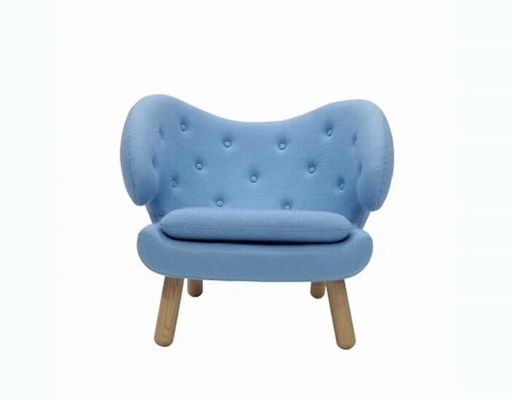 レストランのための椅子の心地よい生地を食事している再生の家具のペリカン